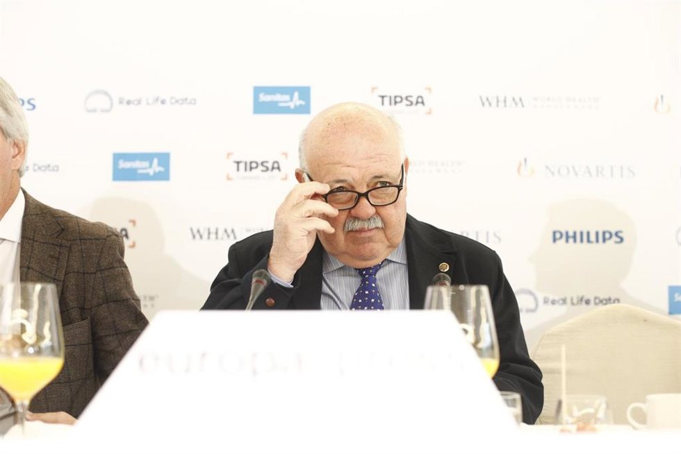 Desayuno Socio-Sanitario de Europa Press con el consejero de Salud de Andalucía