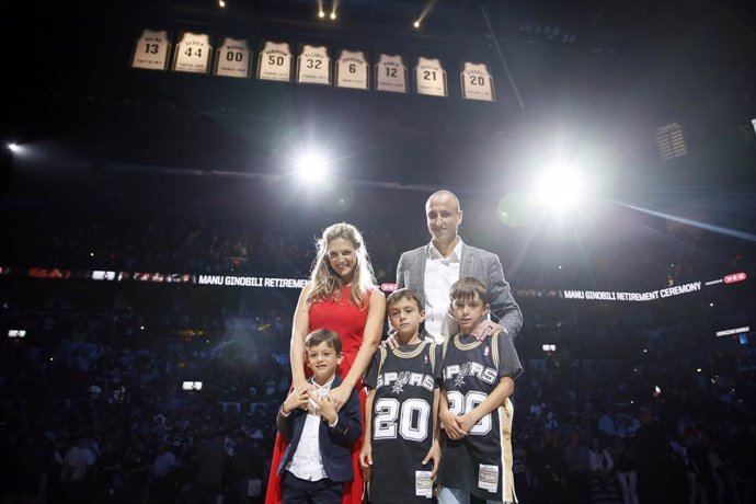 Baloncesto/NBA.- Los Spurs homenajean a Ginóbili con la retirada de su camiseta