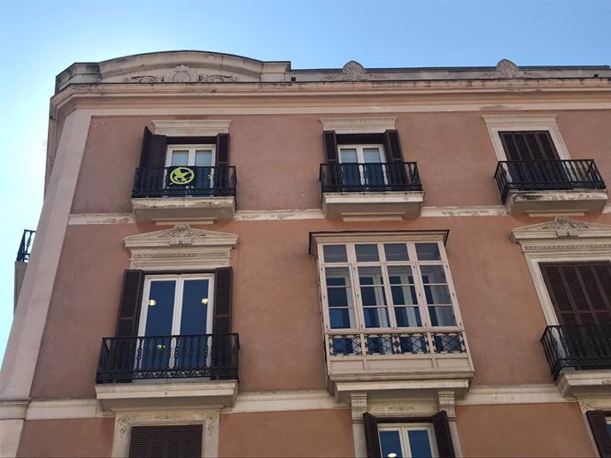 MÉS per Mallorca substitueix el lla groc del Parlament pel 'sinsajo' de' 