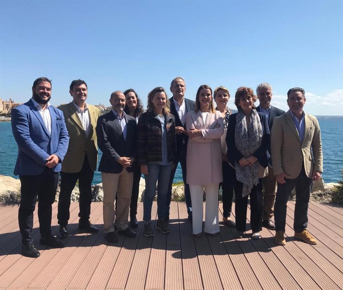 28A.-Presentan La Lista 'Popular' Congreso Y Senado Como "Único Partido De Centr