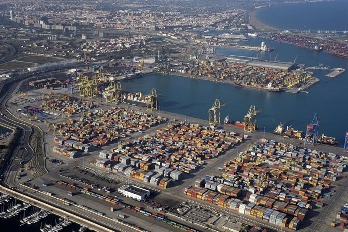 El tráfico de contenedores de Valenciaport crece un 13,3% al cierre de febero ha