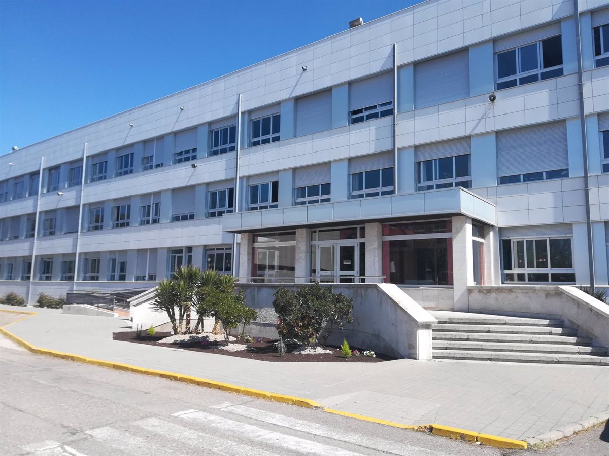 Más de 400 personas de España e Italia celebran en el colegio Jesuitinas de  Valladolid 150 años de las Hijas de Jesús