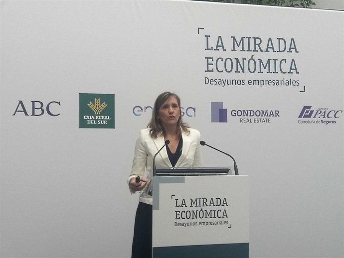 Vanessa Bernad durante la conferencia en Córdoba