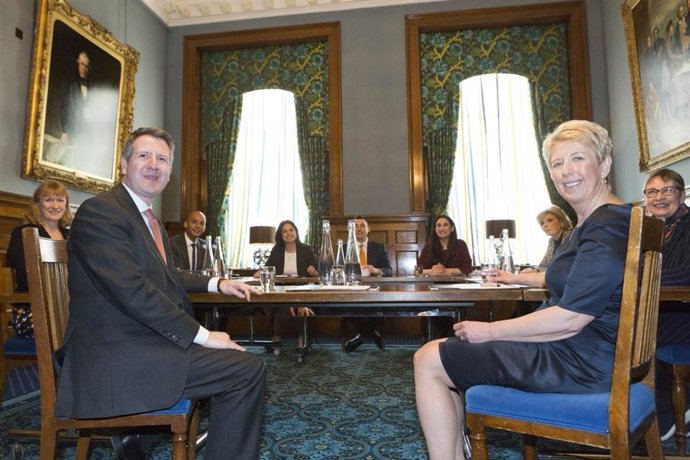 Brexit.- Diputados escindidos del laborismo y de los 'tories' se registran como 