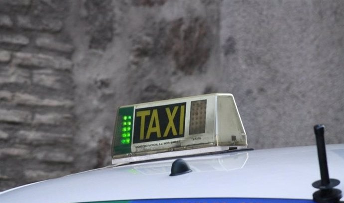 Málaga.- Los taxistas vuelven a convocar este lunes una nueva concentración