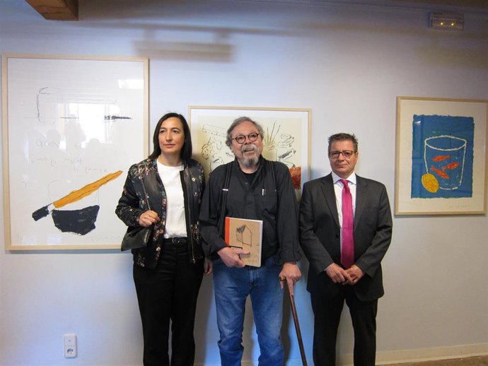 Zaragoza.- Alberto Corazón exhibe su obra gráfica en Fuendetodos con la presenci