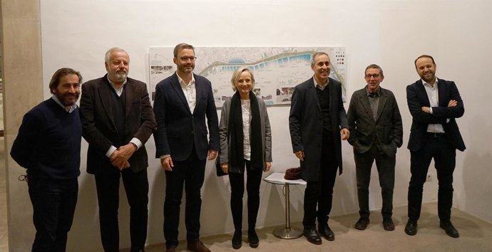 Inauguren l'exposició de propostes per a la remodelació del Passeig Marítim de