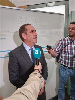 El Gobierno rebaja a 104 millones el superávit de Galicia y la Xunta quiere "con