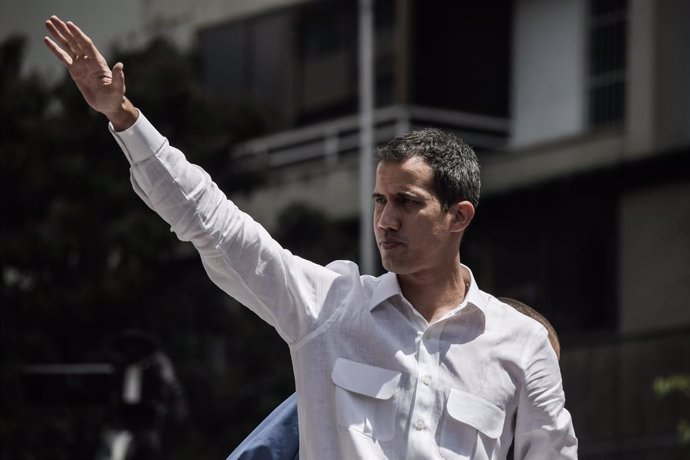 ¿Qué significa que el Gobierno de Nicolás Maduro inhabilite a Juan Guaidó durant