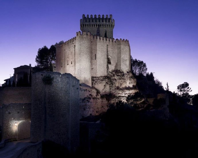 Hoteles y monumentos de toda España apagarán sus luces durante 'La Hora del Plan