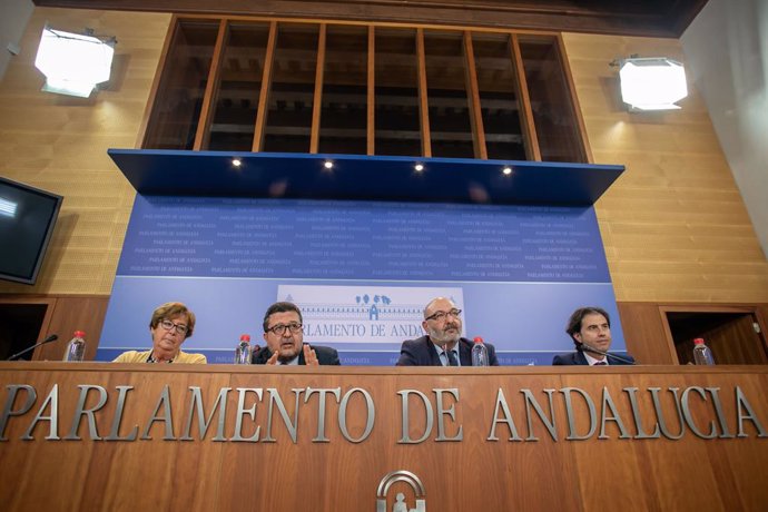 Vox adverteix que vetar els pressupostos andalusos si PP i Cs "no eliminen les 