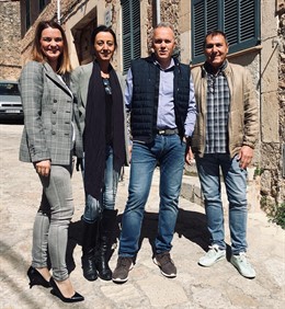 28A.- Prohens Censura Las Consultas Simbólicas Sobre Monarquía O República Al Se