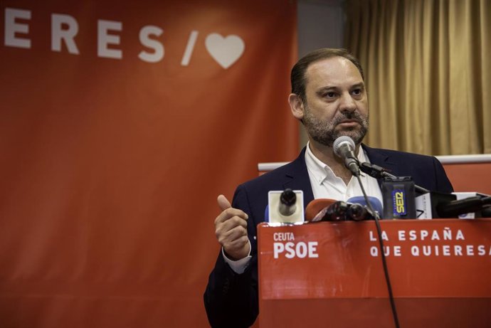 28A.- Ábalos (PSOE) Critica Los "Fichajes" Del PP Como Suárez Illana Que "Solo A