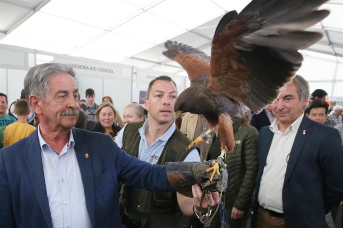 Revilla apoya la "caza responsable" como "el mejor método de conservación de las