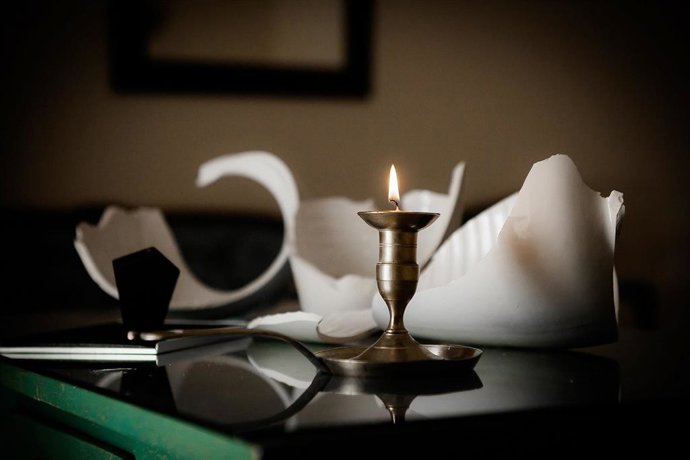 Una exposición fotográfica en Badajoz recorre la vida de una mujer maltratada co