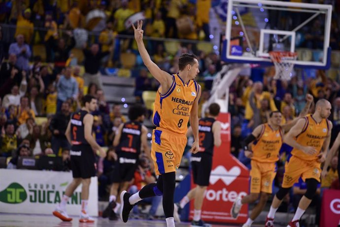 Baloncesto/Liga Endesa.- (Crónica) El 'Granca' arrolla al Valencia y colista Del