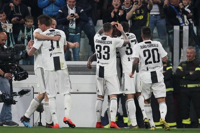 Fútbol/Serie A.- (Crónica) La Juventus enfila el 'Scudetto' y un fallo de Donnar