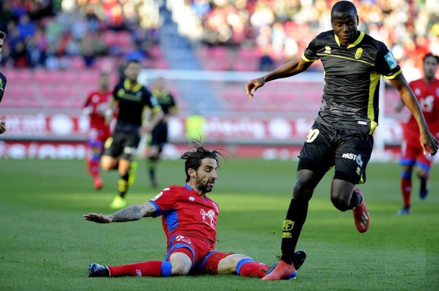 Fútbol/Liga 123.- (Crónica) Granada y Albacete dan vía libre a Osasuna en el lid