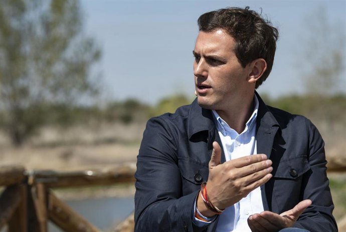 El presidente Ciudadanos, Albert Rivera, y la candidata de la formación al Congr