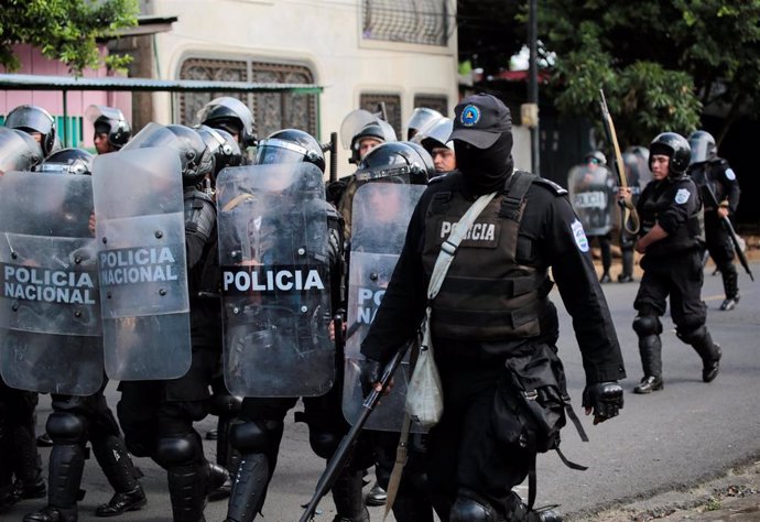 Policía en Managua durante una de las protestas