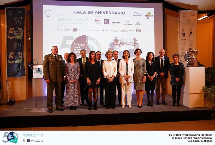 La Reina Sofía preside la gala del 50 aniversario del Trofeo SAR Princesa Sofía 