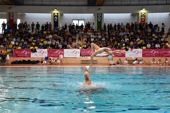 Más de 170 deportistas participan en las II Jornadas Palmadona de Natación Artís