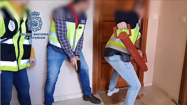 Detenidas 11 personas y liberadas 11 mujeres tras la desarticulación de un grupo