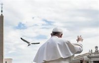 El Papa critica la retención del barco de rescate Open Arms: "¿Para que se hace? ¿Para que se ahoguen?"