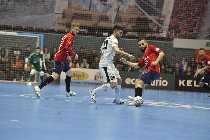 Ribera Navarra se afianza en los 'playoffs' tras ganar a Osasuna.