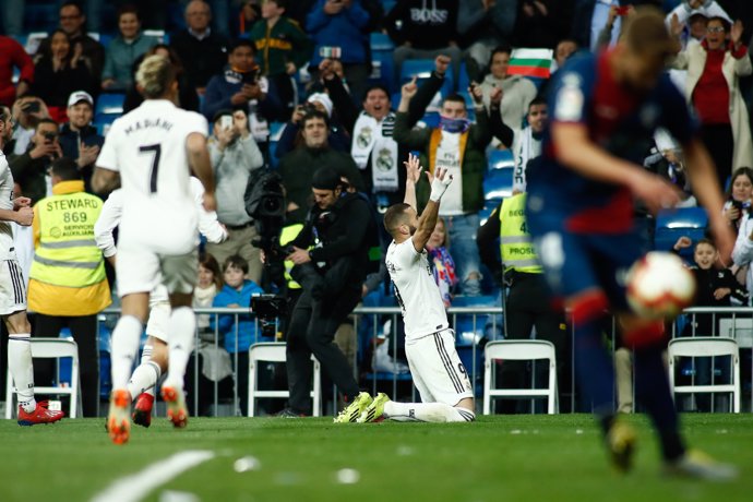 Soccer: La Liga - Real Madrid v Huesca