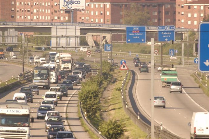 Tráfico.- Cuatro heridos leves en los 30 accidentes del fin de semana en Asturia
