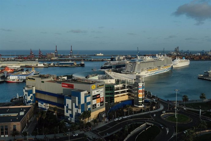 Los Puertos de Las Palmas prevén una llegada de 158.750 turistas de cruceros en 