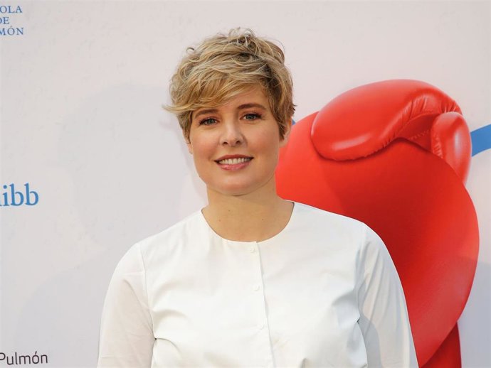 Tania LLasera confiesa que parte de su encía es de un muerto