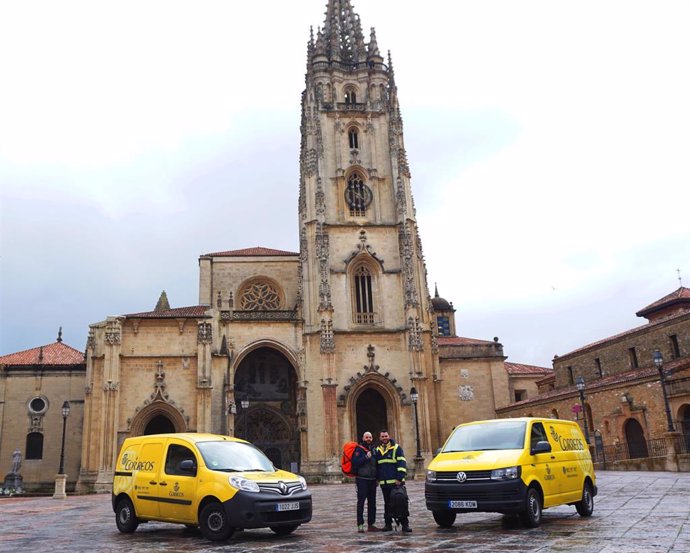 Correos reanuda en Oviedo el transporte de mochilas y maletas de los peregrinos