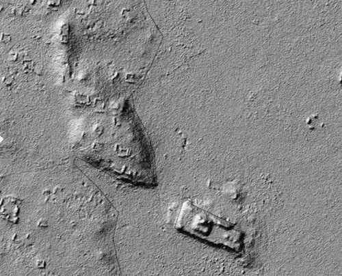 Grandes campos de cultivo localizados bajo la selva de los mayas