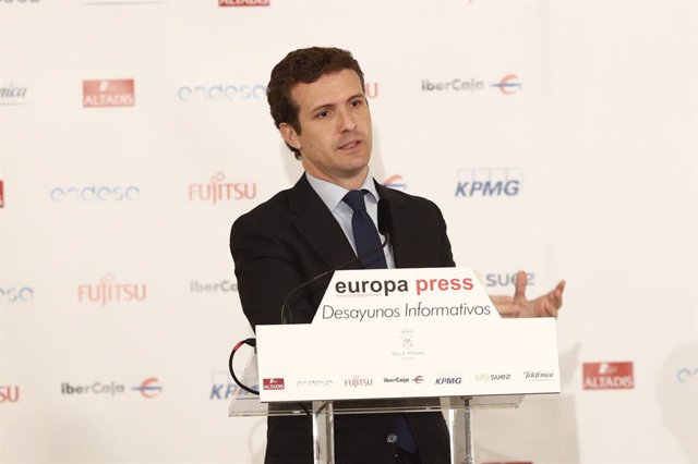 El presidente del PP, Pablo Casado, protagoniza un Desayuno Informativo de Europ