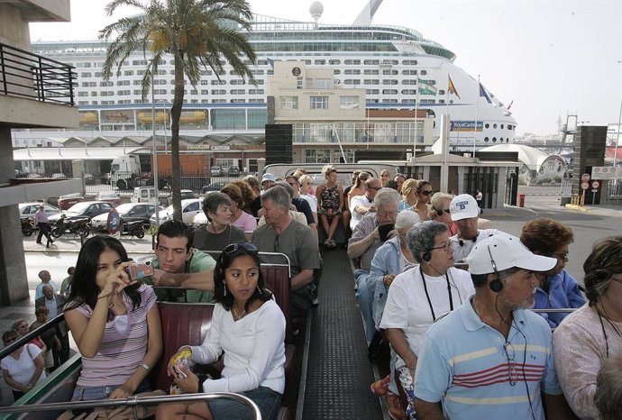 El TS anula la declaración de Cádiz como zona de gran afluencia turística para l