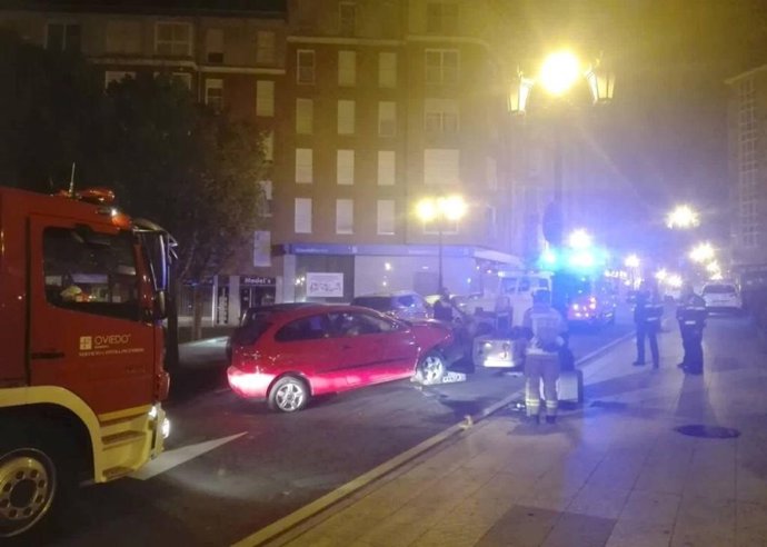 Sucesos.- Un detenido y dos heridos en un accidente de tráfico en Oviedo