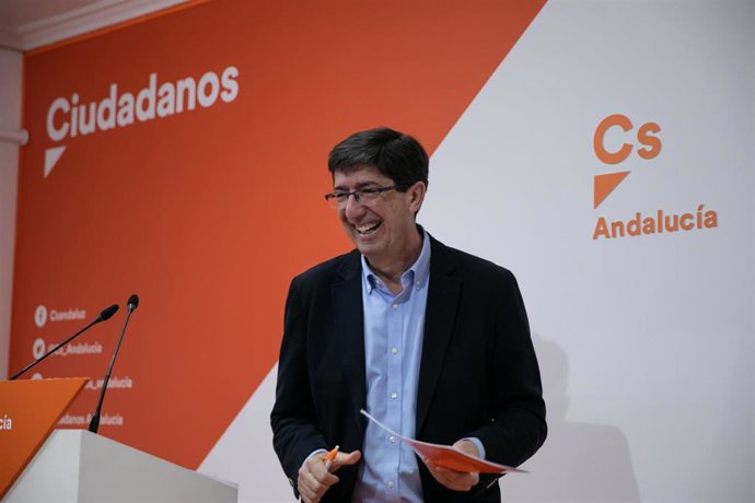  Juan Marín atiende a los medios antes de la reunión del Comité Autonómico  