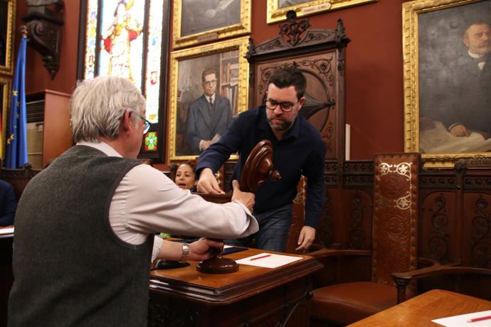 28A.- El Ple De Cort Sorteja La Composició De les Taules Electorals Per les 