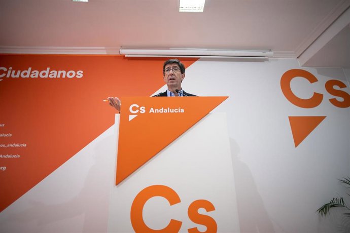  Juan Marín atiende a los medios antes de la reunión del Comité Autonómico  