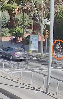 Sucesos.- Buscan a un ciclista que huyó tras un atropello grave en la Diagonal d