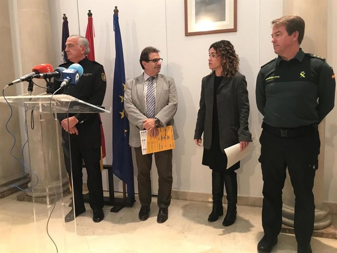 Interior i UIB signen un conveni perqu estudiants de traducció atenguin a 