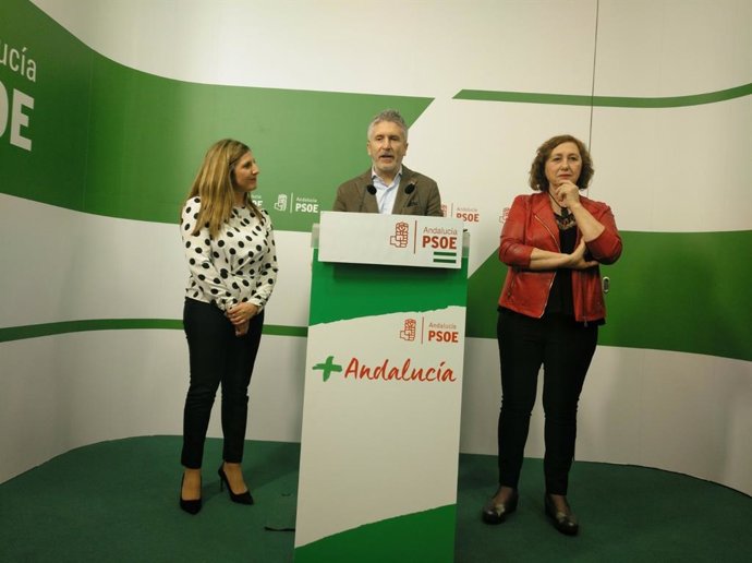 Marlaska dice que las cloacas "no existen" en Interior y pide a Iglesias que "si