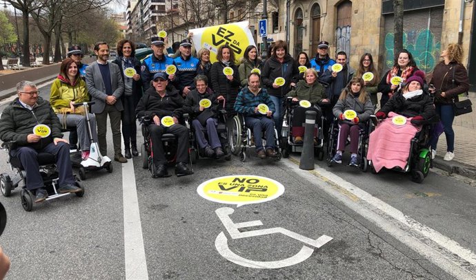 Lanzan una campaña en Navarra para sensibilizar sobre el buen uso de aparcamient