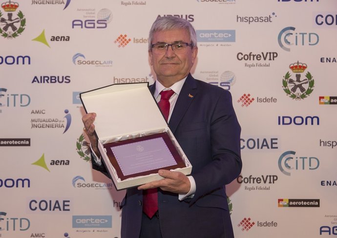 Manuel Huertas, presidente de Airbus Operations en España, recibe el premio 'Ing