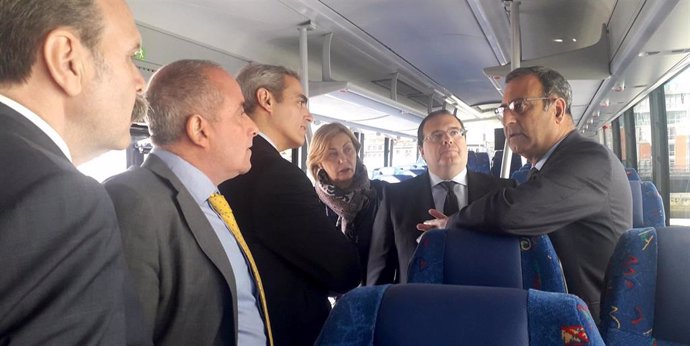 Alsa presenta nueve autobuses de última generación para cubrir las rutas entre A