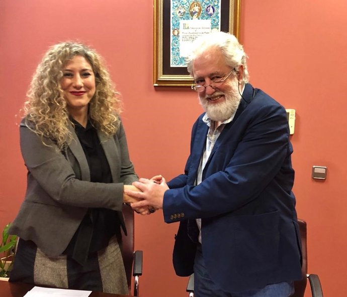 Sevilla.- Ayuntamiento de Alcalá firma un convenio con UPTA-A para el fomento de