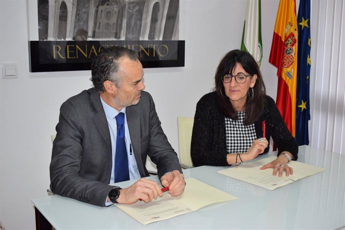 Huelva.- La Universidad y la Cátedra Aiqbe renuevan los convenios para impulsar 