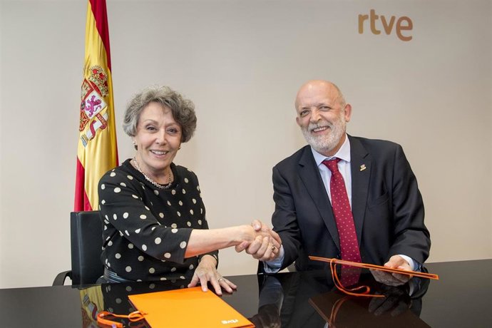 RTVE y la Guardia Civil firman un acuerdo para difundir el 175 aniversario y la 